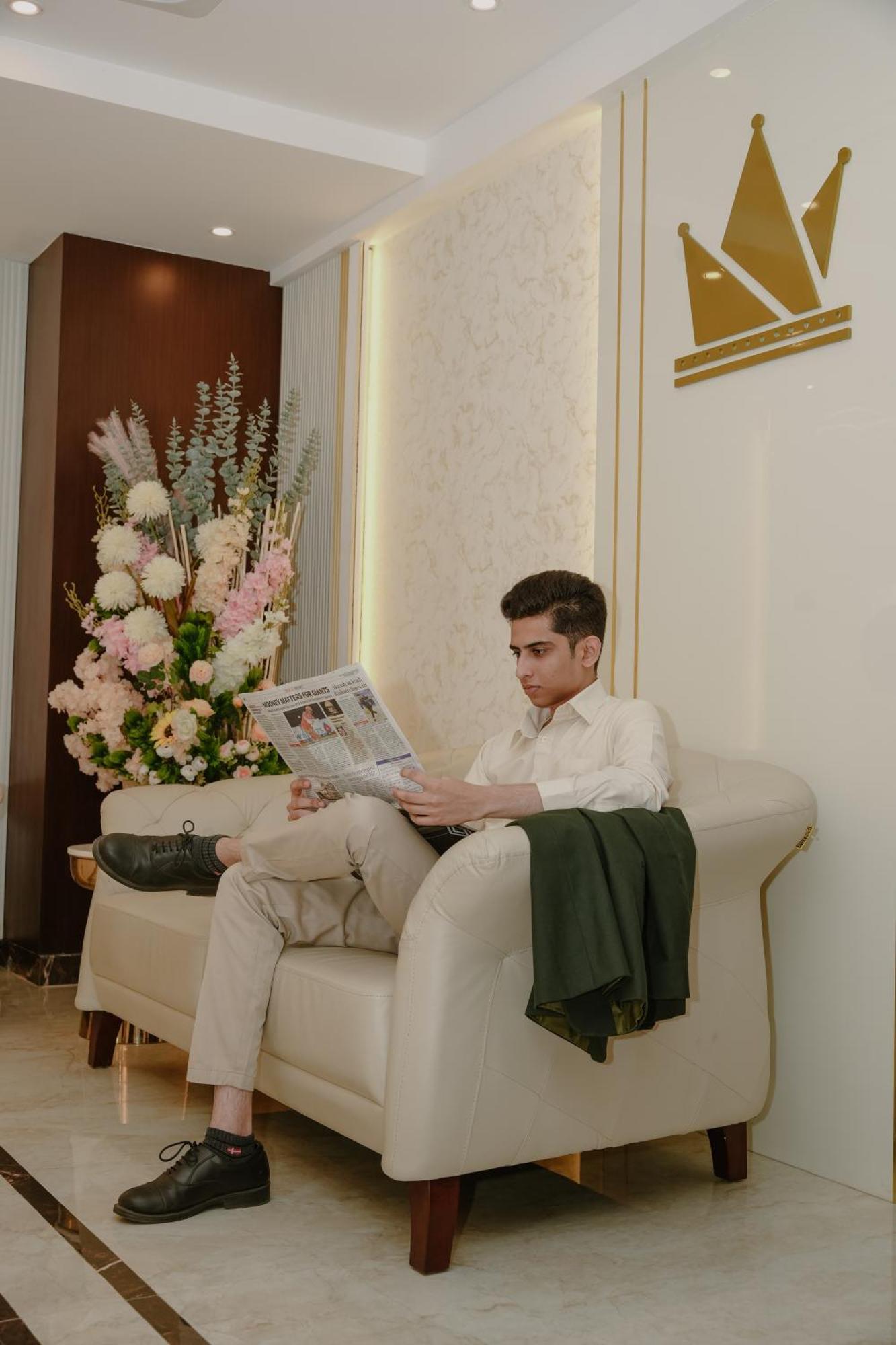 The King'S Meadows Hotell Golhalli Exteriör bild